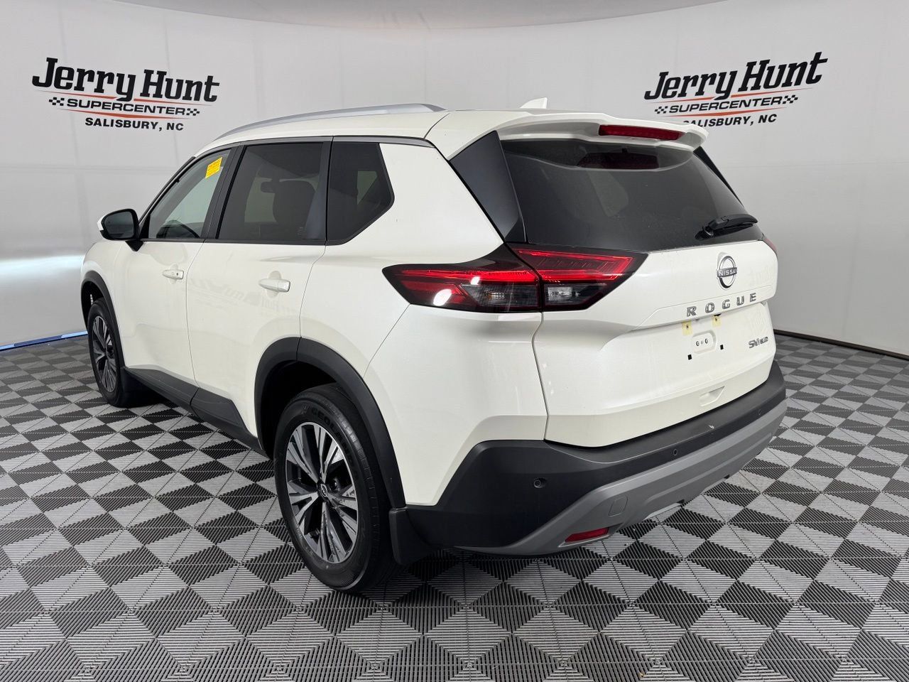 Used 2023 Nissan Rogue SV w/ SV Premium B Package AWD/4WD image 9
