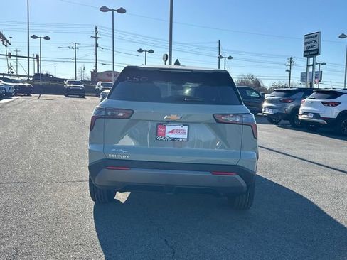 New 2026 Chevrolet Equinox LT w/ Convenience Package II FWD image 5