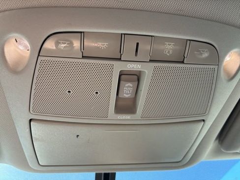 Used 2018 Nissan Murano SL w/ Moonroof Package image 23