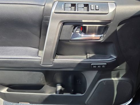 Used 2022 Toyota 4Runner Limited AWD/4WD image 29