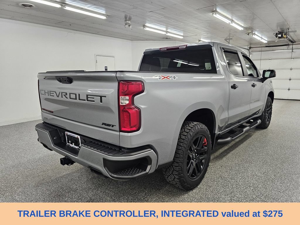 Used 2023 Chevrolet Silverado 1500 RST w/ Redline Edition AWD/4WD image 4