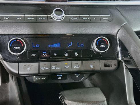 Used 2025 Hyundai Elantra SEL FWD image 24