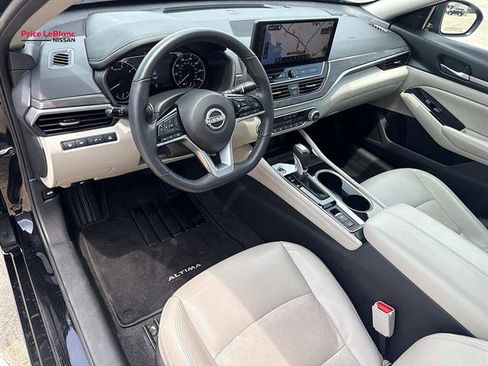 Used 2025 Nissan Altima 2.5 SL AWD/4WD image 17