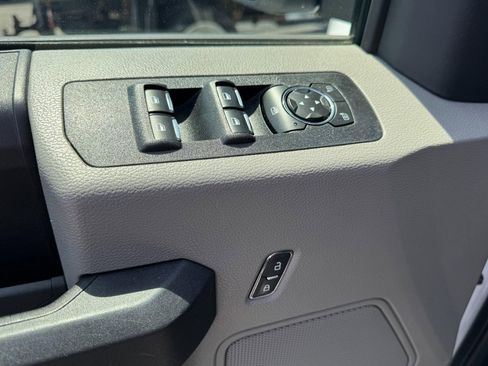 Used 2019 Ford F150 XL w/ Equipment Group 101A Mid AWD/4WD image 14