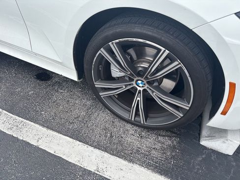 Used 2023 BMW 330i Sedan w/ Premium Package image 10