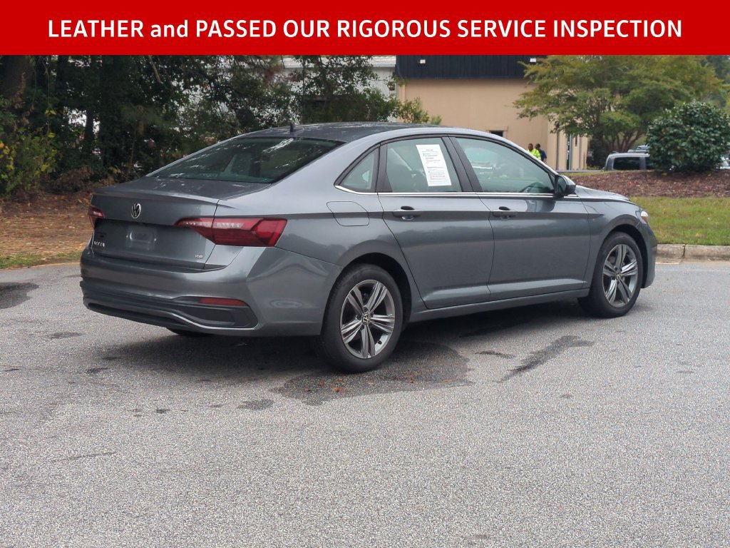 Used 2024 Volkswagen Jetta SE FWD image 4