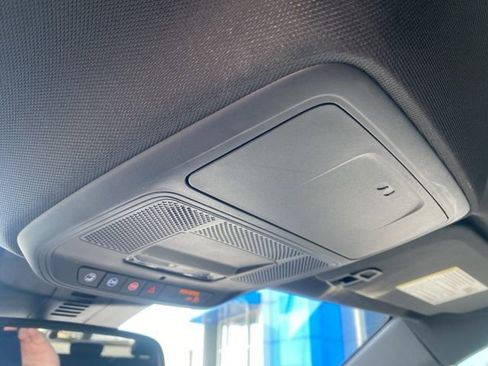 Used 2025 GMC Acadia Elevation w/ Elevation Premium Package image 18