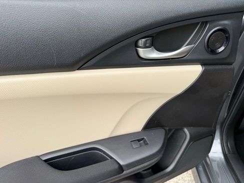 Used 2017 Honda Civic EX image 32