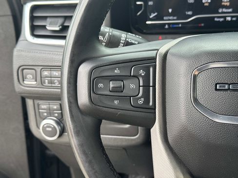 Used 2023 GMC Yukon XL Denali AWD/4WD image 32