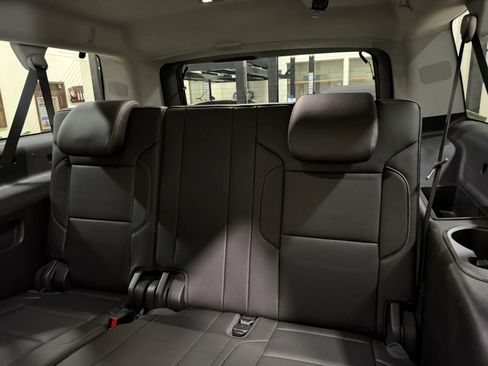Used 2018 Chevrolet Suburban LT AWD/4WD image 37