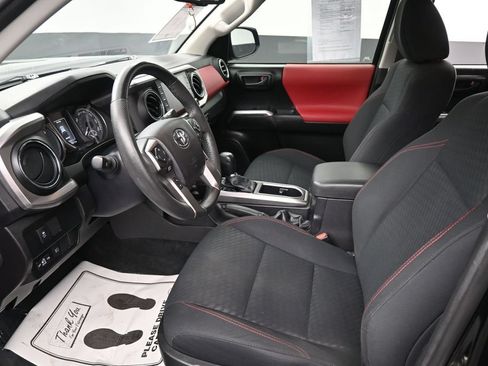Used 2022 Toyota Tacoma SR5 w/ Technology Package RWD image 26