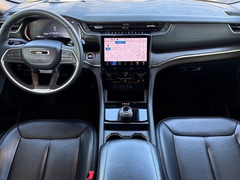 Used 2024 Jeep Grand Cherokee Limited image 19