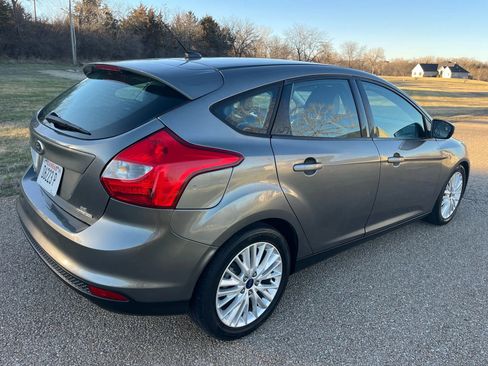 Used 2014 Ford Focus SE w/ Equipment Group 201A image 9