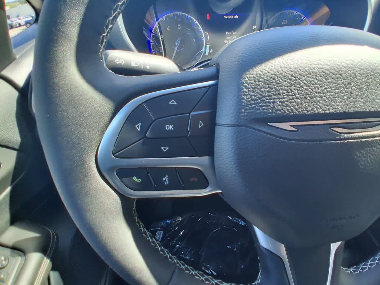 New 2027 Chrysler Pacifica Select AWD/4WD image 20