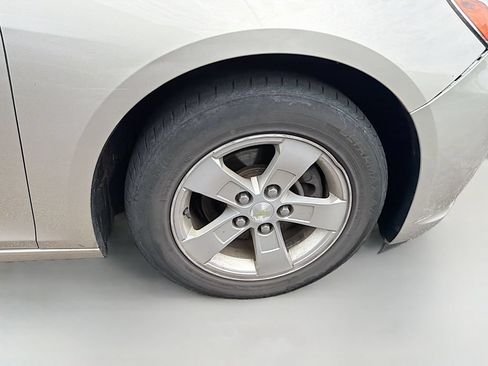 Used 2015 Chevrolet Malibu LT FWD image 11