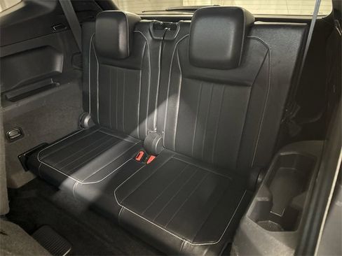 Used 2022 Volkswagen Tiguan SE R-Line image 14