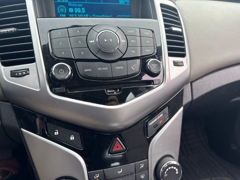 Used 2013 Chevrolet Cruze LS FWD image 18