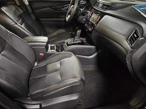 Used 2017 Nissan Rogue SL w/ SL Premium Package FWD image 20