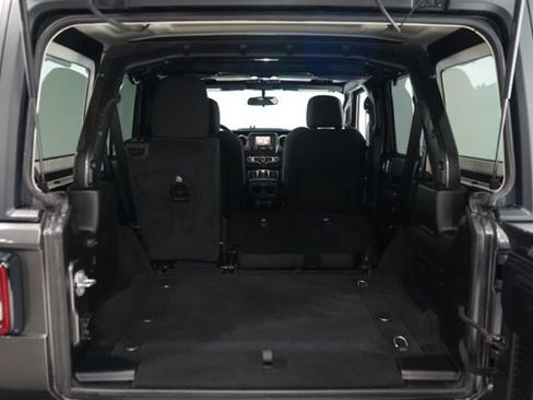 Used 2019 Jeep Wrangler Unlimited Sport S image 33