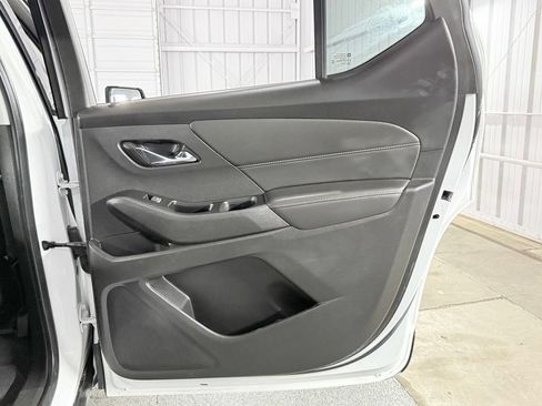 Used 2020 Chevrolet Traverse RS FWD image 31