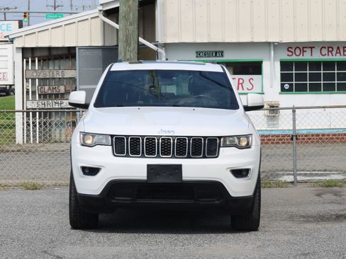 Used 2020 Jeep Grand Cherokee Laredo w/ Security & Convenience Group AWD/4WD image 2