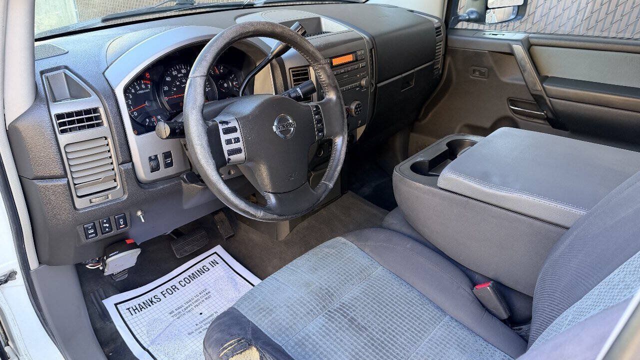 Used 2005 Nissan Titan SE AWD/4WD image 9