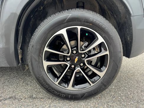 Used 2025 Chevrolet TrailBlazer LT w/ LT Cold Weather Package FWD image 11