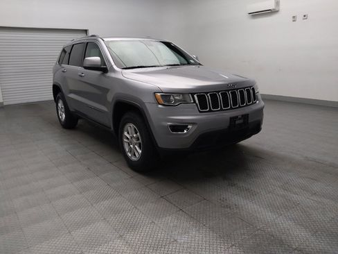 Used 2018 Jeep Grand Cherokee Laredo AWD/4WD image 13