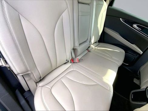 Used 2023 Lincoln Nautilus AWD w/ Premium Package image 32