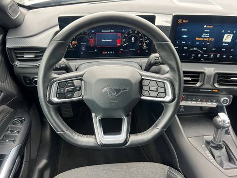 Used 2025 Ford Mustang Convertible RWD image 21