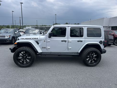 Used 2024 Jeep Wrangler Unlimited Rubicon 392 AWD/4WD image 4