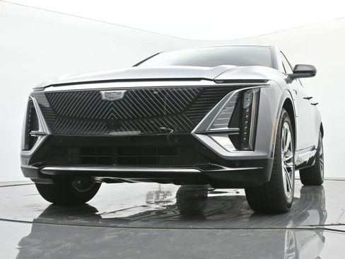 New 2025 Cadillac Lyriq Luxury image 15