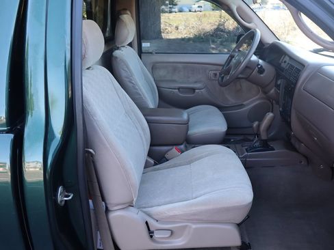 Used 2002 Toyota Tacoma 4x4 Regular Cab image 50