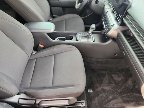 Certified 2025 Hyundai Kona SEL image 12