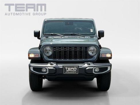 New 2025 Jeep Gladiator Sport image 2