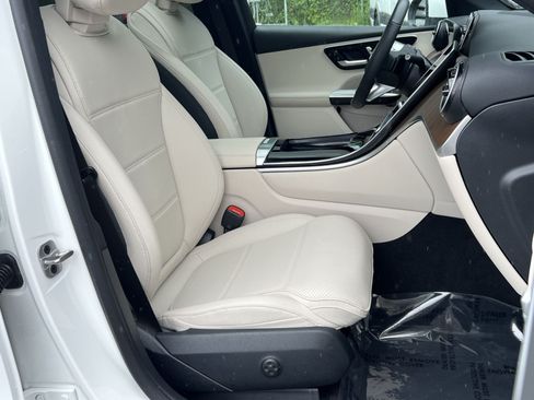 Certified 2026 Mercedes-Benz GLC 300 4MATIC image 33