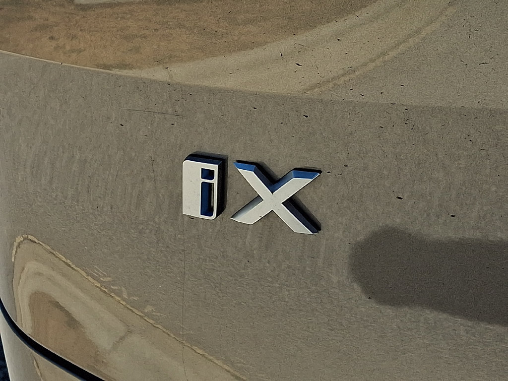 Used 2023 BMW iX xDrive50 AWD/4WD image 33
