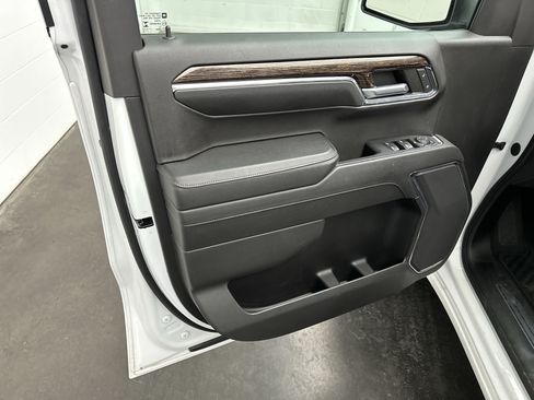 Used 2024 GMC Sierra 1500 Elevation AWD/4WD image 17