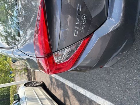 Used 2017 Honda Civic EX image 9