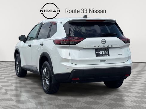 Used 2025 Nissan Rogue S image 3