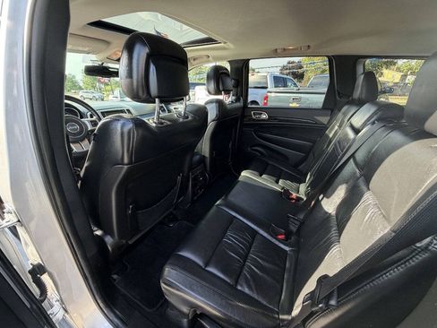 Used 2013 Jeep Grand Cherokee Laredo AWD/4WD image 12