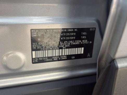 Used 2021 Toyota RAV4 XLE Premium FWD image 24