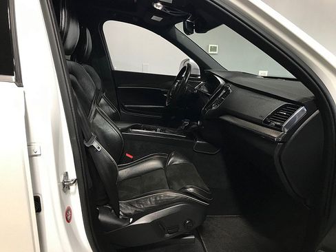 Used 2016 Volvo XC90 T6 R-Design w/ Vision Package image 13