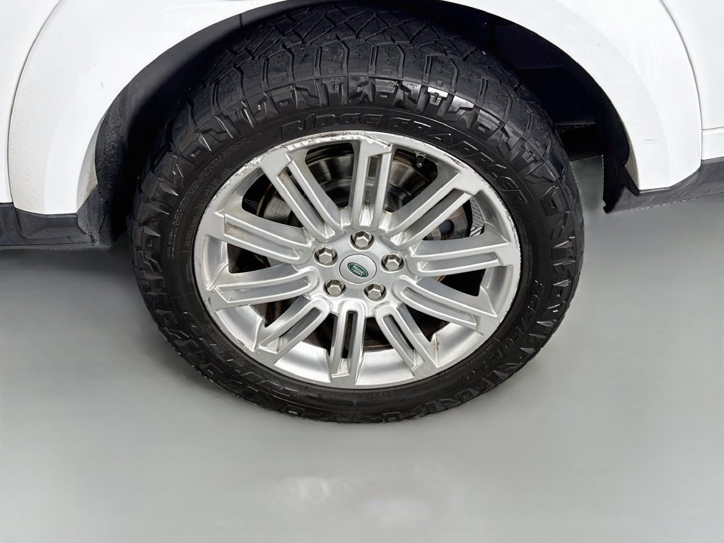 Used 2013 Land Rover LR4 HSE LUX AWD/4WD image 25