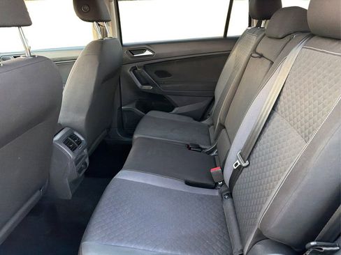 Used 2021 Volkswagen Tiguan S image 11