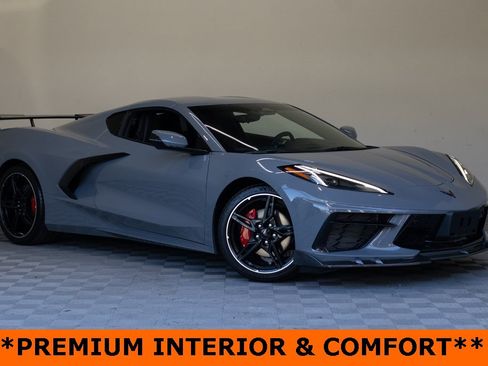 Used 2025 Chevrolet Corvette Stingray Preferred Cpe w/ 2LT image 2