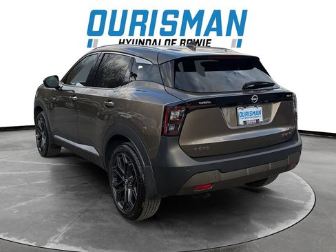 Used 2025 Nissan Kicks SR image 4