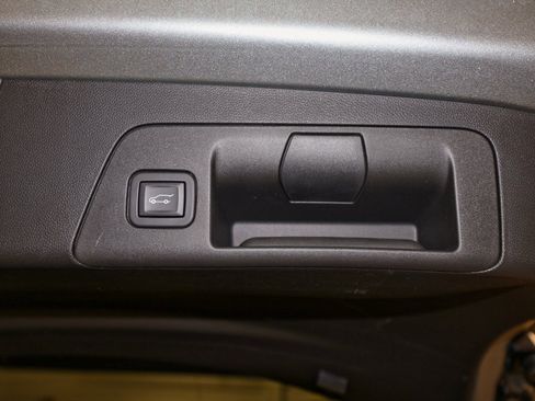 Certified 2023 Buick Envision Avenir image 6