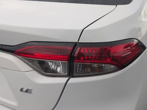 Used 2025 Toyota Corolla LE FWD image 12