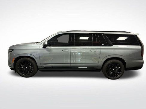 Certified 2025 Cadillac Escalade ESV Sport Platinum w/ LPO, Floor Liner Package AWD/4WD image 34